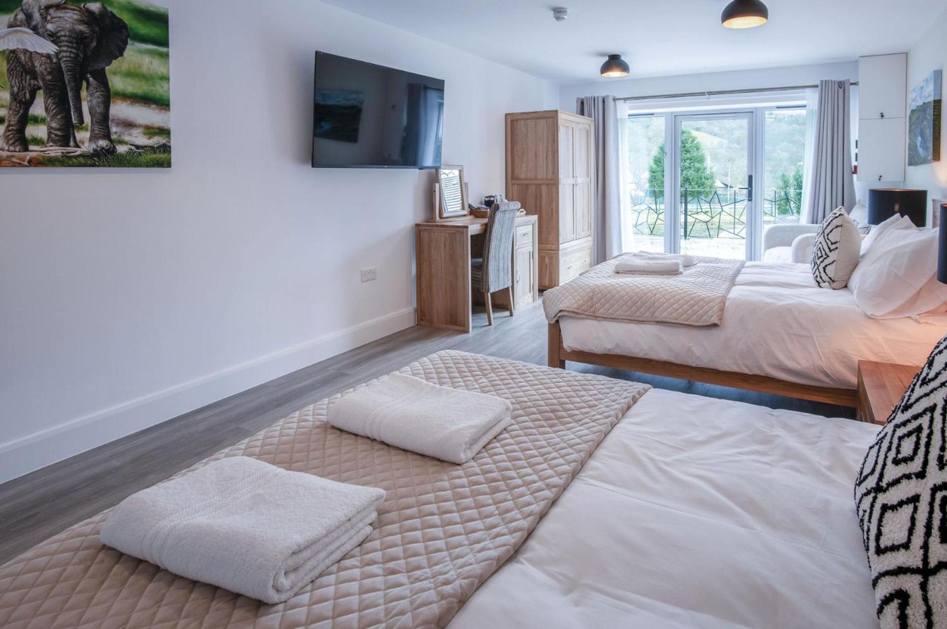 Suite 3 - Sleeping Giant Hotel - Pen Y Cae Inn Brecon Kültér fotó